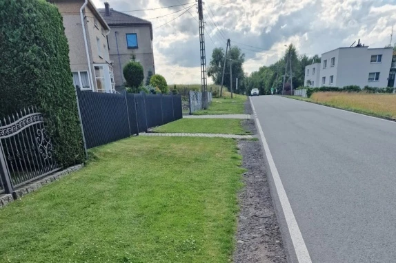 Oczekiwany chodnik w Tworkowie doczeka się realizacji